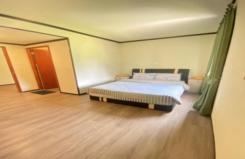Tenghilan Hotel | OYO 90616 George Adventure Base
