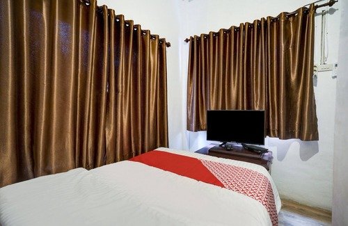 Balige Hotel | OYO 90645 Karisma Residence