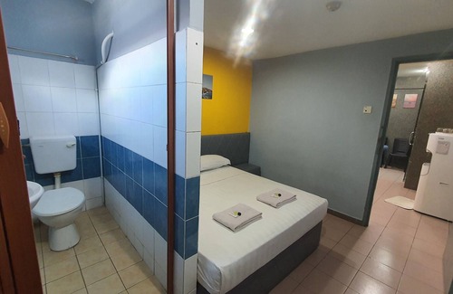Lahad Datu Hotel | OYO 90798 Two Two Inn