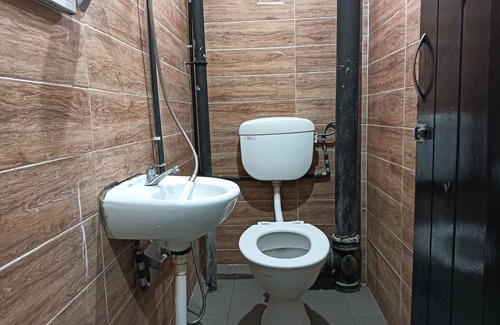 Sibu Hotel | OYO 90863 Hi Inn 2