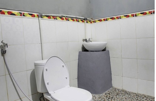 Bandar Lampung Hotel | OYO 91005 Cottage Putra Mutun Beach
