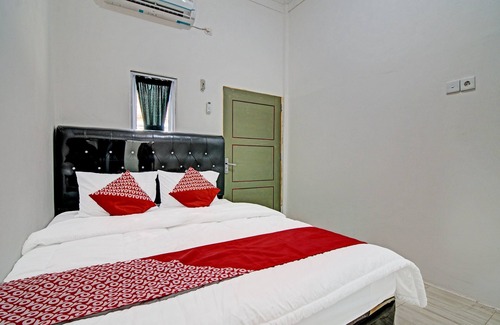 Pekanbaru Hotel | OYO 91505 Elif Homestay Syariah