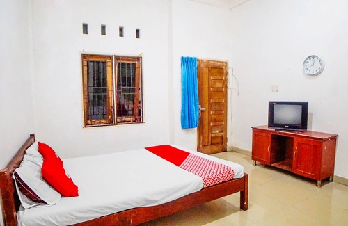 Pematangsiantar Hotel | OYO 91647 Sanina Residence
