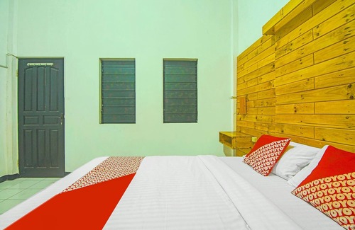 Padang Hotel | OYO 91730 De' Mande Homestay Syariah