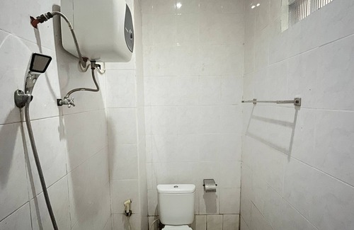 Makassar Hotel | OYO 92100 Kost Biru
