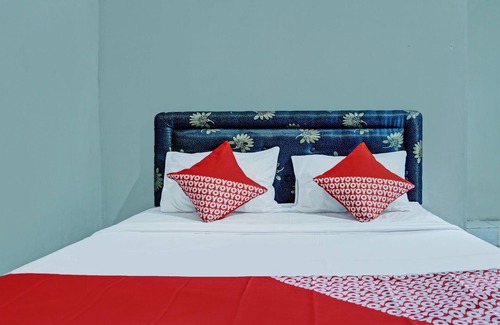 West Pesisir Hotel | OYO 92205 C-house