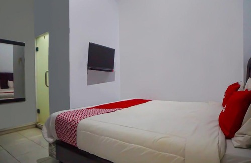 Medan Hotel | OYO 92463 Deli Hotel Medan