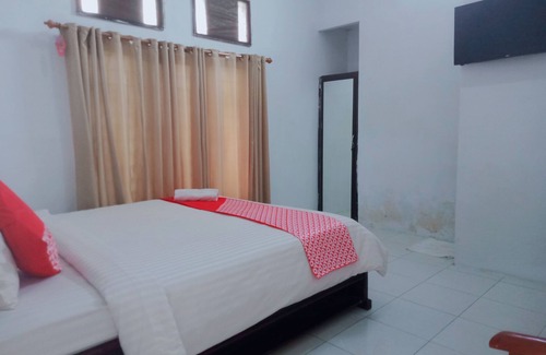 Jambi Hotel | OYO 92561 Excellent Kost