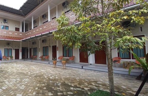 Pekanbaru Hotel | OYO 92562 Dewata Homestay