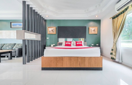 Suphan Buri Hotel | OYO 926 Sydney Resort