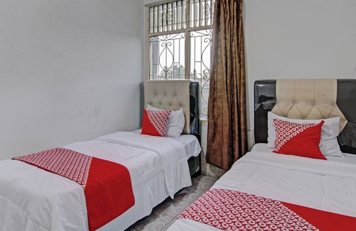 Jago Hotel | OYO 92746 Wisma 35NearTaman Wisata Polong Jopang