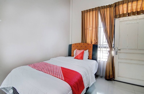 Pekanbaru Hotel | OYO 92806 Penginapan Geby Syariah