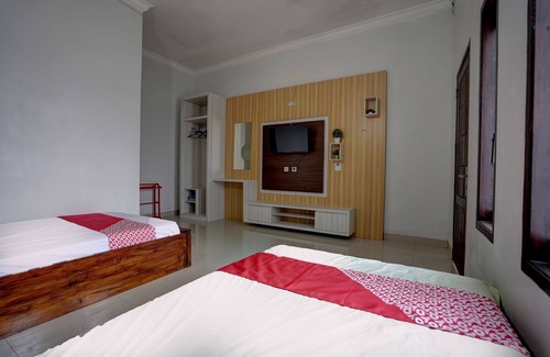 Gresik Hotel | OYO 92907 Miranda Hotel Syariah