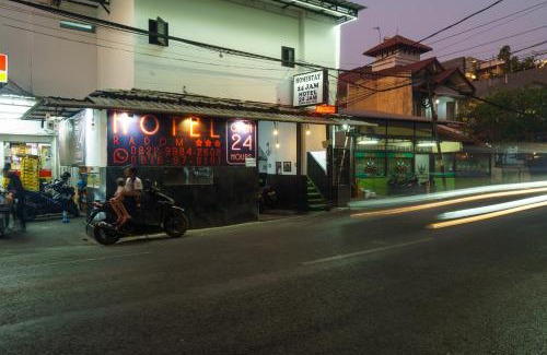 East Jakarta Hotel | OYO 93134 Hotel Radom