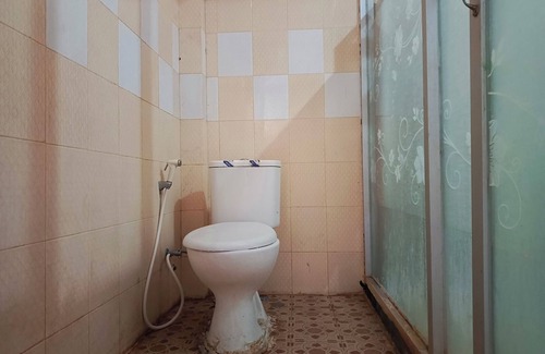 Kendari Hotel | OYO 93278 Wisma Syariah Lahundape
