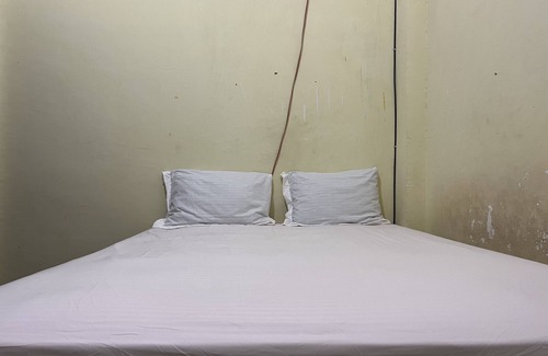 Kendari Hotel | OYO 93309 Mely Homestay