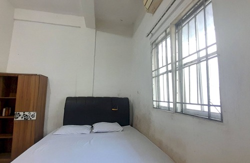 Medan Hotel | OYO 93417 Homestay Bunga Rinte Syariah Near Komp perumahan stella ressidence 2