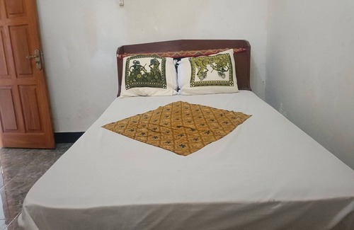 Gerung Hotel | OYO 93425 Homestay Anisa