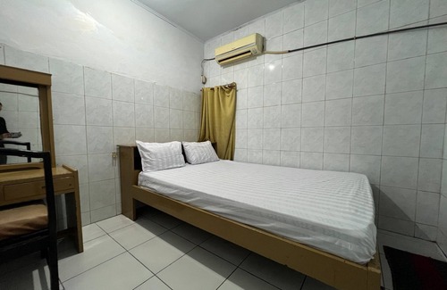 Tetebatu Hotel | OYO 93429 Pondok Surya Near Fakultas Teknik Unhas Gowa
