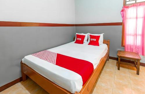 Kecamatan Narmada Hotel | OYO 93617 Hotel Lanang