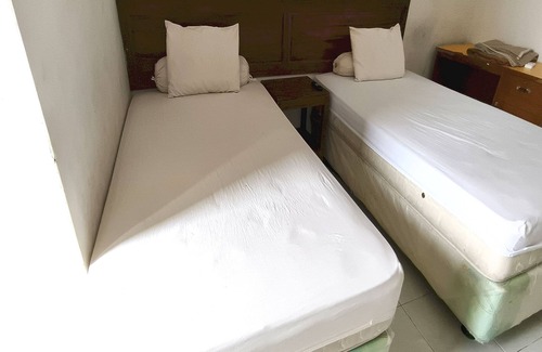 Kendari Hotel | OYO 93773 Pondok Bintang
