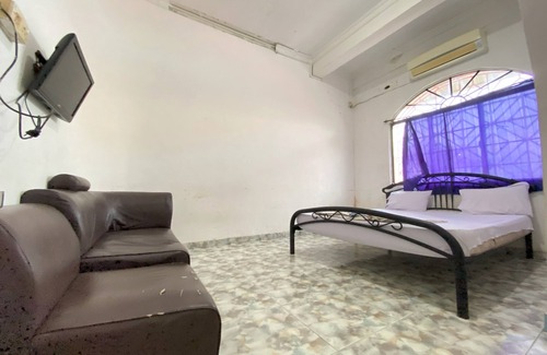 Kabil Hotel | OYO 93781 Hotel California 2NearNagoya Hill Shopping Mall