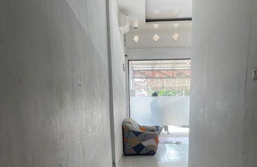 Pekanbaru Hotel | OYO 93866 Neva Guest House SyariahNearWaduk Cipta Karya