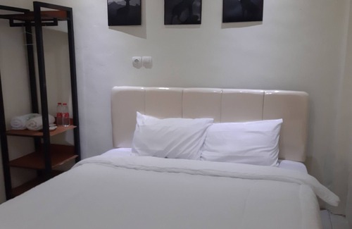Tetebatu Hotel | OYO 93912 Kost Takalar Near Polsek Mappakasunggu (Mapsu)