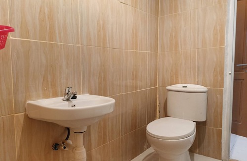 Tetebatu Hotel | OYO 93953 Kost Tamara Near Kantor Desa Sengka