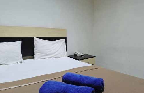 Tetebatu Hotel | OYO 93953 Kost Tamara Near Kantor Desa Sengka