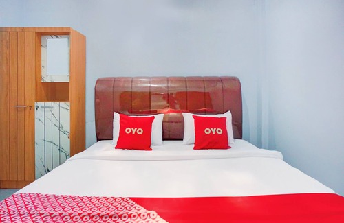 Medan Hotel | OYO 94504 Clove Nari Homestay