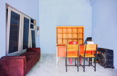 Medan Hotel | OYO 94504 Clove Nari Homestay