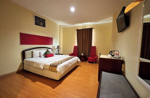 Medan Hotel | OYO 94579 Sm Raja Guest House