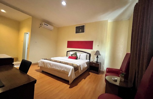 Medan Hotel | OYO 94579 Sm Raja Guest House