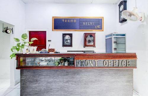 Padang Hotel | OYO 94691 Nelvi Guest House