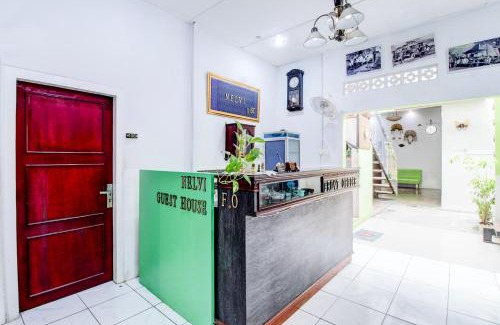 Padang Hotel | OYO 94691 Nelvi Guest House