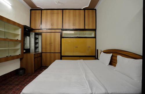 Gwalior Hotel | OYO Bluebird Inn Hotel And Guest House
