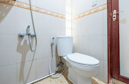 West Cirebon Hotel | OYO Collection O 1032 Rahayu Residence Syariah