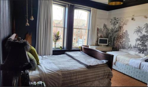 Trafford House | OYO Cornerstone Manor Hotel