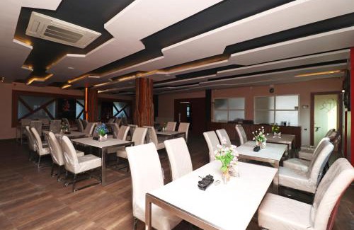 Brahmapur Hotel | OYO Flagship 28645 Nirmalya Plaza