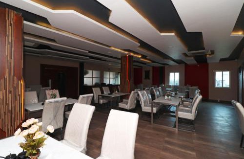 Brahmapur Hotel | OYO Flagship 28645 Nirmalya Plaza