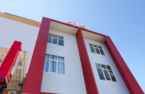 Surabaya Hotel | OYO Flagship 318 K1 UPN Rungkut Madya