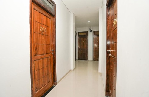 Surabaya Hotel | OYO Flagship 318 K1 UPN Rungkut Madya