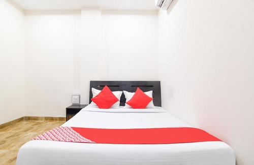 Rau Hotel | OYO Flagship 77772 Hotel Ss Blu