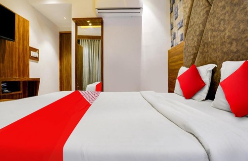 Gandhinagar Hotel | OYO Flagship 81346 Hotel Park Inn