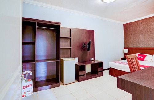 Gubeng Hotel | OYO Flagship 90425 Hotel 22