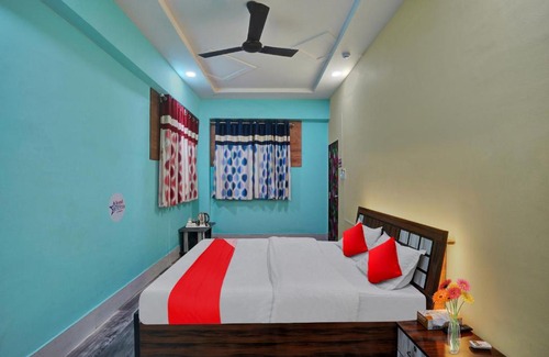 Surat Hotel | OYO Flagship 92781 Hotel Blue Star