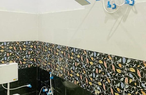 Dadri Hotel | OYO Galaxy Hotel Cafe & Restaurant
