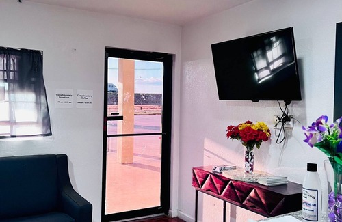 Pearsall Hotel | OYO Garden Inn and Suites Pearsall I-35 East
