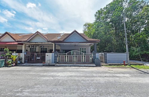 Kuantan House | OYO Home 90584 Dz Homestay Bukit